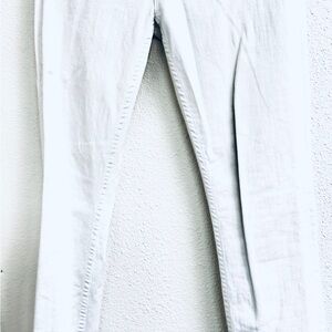 Hudson Jeans Classic White Denim in Size 26 these Jeans are nice!